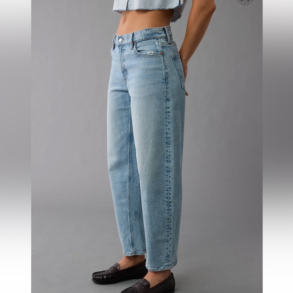 American Eagle Barrel Jeans Size 8 Regular Light Wash High Rise Relaxed Tapered - Picture 2 of 8